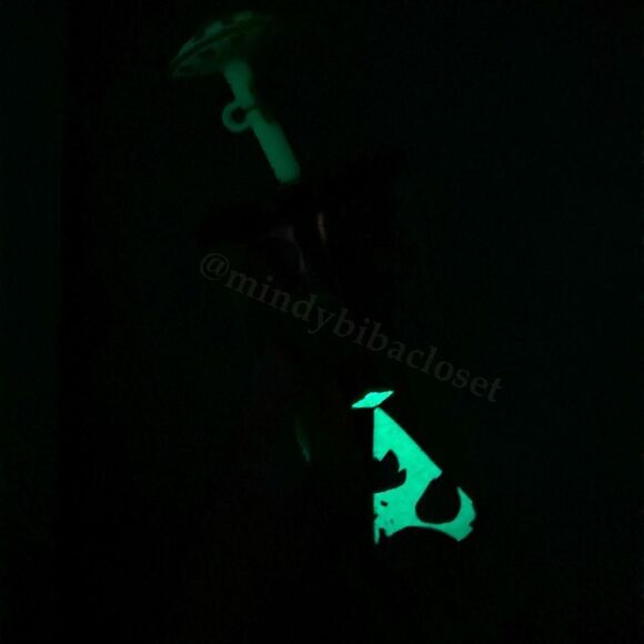 Starbucks 2024 Halloween UFO Glow in the Dark Tumbler with UFO straw topper - Picture 4 of 10